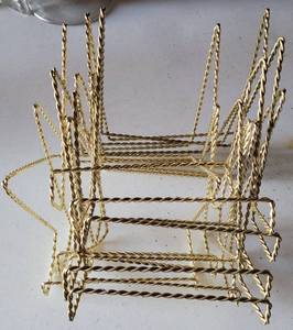 lot 349 image: LOT OF GOLD TONE WIRE FRAME STANDS AS SHOWN.