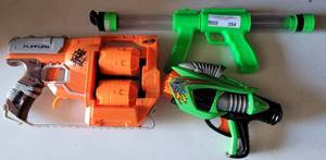 lot 354 image: LOT OF NERF GUNS AND MORE AS SHOWN.