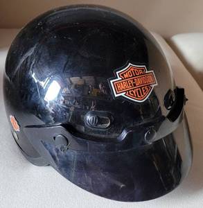 lot 363 image: HARLEY DAVIDSON SHORTY MOTORCYCLE HELMET IN STYLECOLORCONDITION SHOWN.