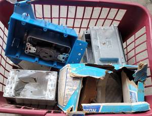 lot 419 image: LOT OF ASSORTED ELECTRICAL ACCESSORIES AS SHOWN.