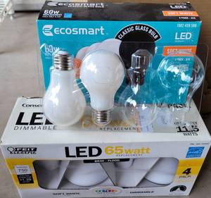 lot 420 image: LOT OF LIGHTBULBS IN STYLESSIZES SHOWN.