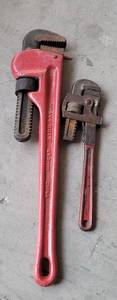 lot 421 image: LOT OF 2 PIPE WRENCHES IN 18 AND 10 SIZES AS SHOWN. (YOUR BID X 2)