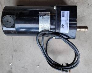 lot 441 image: BODINE ELECTRIC CO. GEARMOTOR TYPE 42Y5FEPM-E2 AS SHOWN.