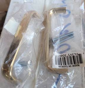 lot 488 image: LOT OF 25 SOLID BRASS 3 DOOR PULLS  HANDLES IN PACKAGES AS SHOWN. (YOUR BID X 25)
