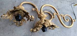 lot 499 image: LOT OF 2 WALL LIGHT FIXTURES IN STYLECOLORCONDITION SHOWN. (YOUR BID X 2)