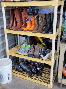 lot 508 image: 4-TIER PLASTIC SHELF AS SHOWN. CONTENTS NOT INCLUDED.