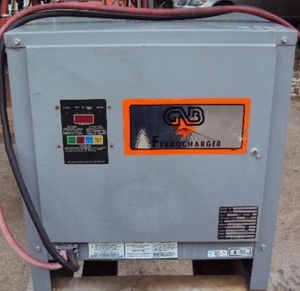 lot 403 image: GNB FERROCHARGER BATTERY CHARGER FOR FORKLIFTSPALLET JACKS MODEL FP118-865B AS SHOWN.