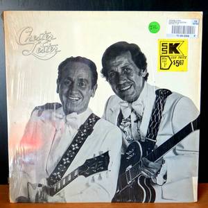 lot 272 image: CLASSIC Chet Atkins & Les Paul - Chester & Lester LP 1976 RCA Victor EX