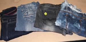 lot 62 image: ASSORTED LOT OF WOMENS DENIM JEANS