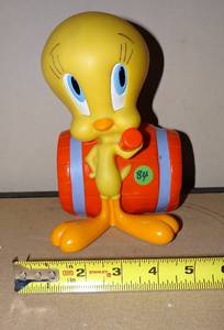 lot 84 image: VINTAGE 1997 WARNER BROTHERS TWEETY BIRD BANK - GREAT CONDITION
