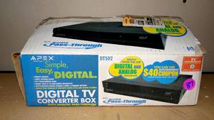 lot 87 image: APEX DIGITAL TV CONVERTER BOX - LETS OLD FORMAT TVs CARRY MODERN DIGITAL SIGNAL