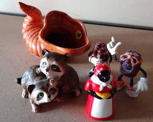 lot 125 image: Assortment of Knick Knacks - pic 2 is small bell