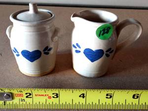 lot 128 image: Vintage PINEWOOD Miniature Clayware Set