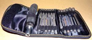lot 156 image: PITTSBURGH 25 PIECE SCREWDRIVER SET IN HANDY CASE