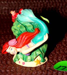 lot 171 image: Lenox Disney Magic The Little Mermaid Thimble Figurine Ariel & Sebastian