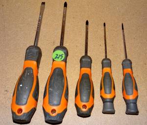 lot 219 image: SET OF 5 SCREWDRIVERS WITH ORANGE HANDLES