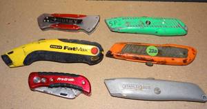 lot 220 image: ASSORTMENT OF 6 UTILITY KNIVES