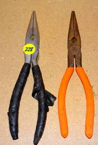 lot 228 image: LOT OF 2 NEEDLENOSE PLIERS