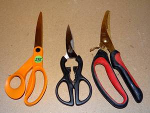 lot 235 image: ASSORTMENT OF SCISSORS