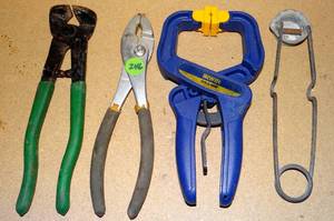 lot 246 image: ASSORTMENT OF TOOLS