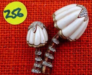 lot 256 image: VINTAGE PALM TREE STYLE BROACH PIN