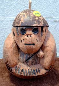 lot 273 image: VINTAGE HAWAII HAND CARVED COCONUT MONKEY BANK