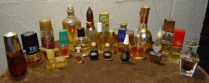lot 280 image: LARGE ASSORTMENT OF WOMENS PERFUMES AND SCENTS