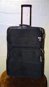 lot 281 image: NICE AMERICAN AIRLINES SUITCASE - LARGE SIZE WITH ADJUSTABLE HANDLE