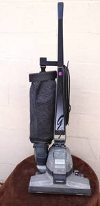 lot 299 image: VINTAGE Kirby G4 Upright Vacuum Cleaner Model G4D Tech Drive - WORKS GREAT