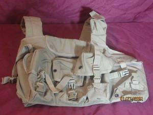 lot 24 image: MILITARY TACTICAL VEST&nbsp