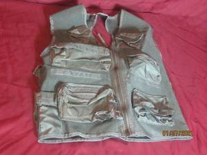 lot 27 image: MILIRARY VEST&nbsp SIZE M