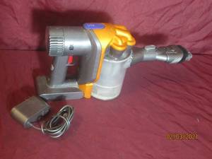 lot 145 image: DYSON DC31 VACUUM&nbsp