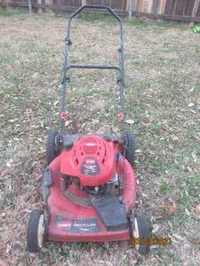 lot 156 image: TORO&nbsp RECYCLER BRIGGS &amp STRATTON LAWN MOWER&nbsp