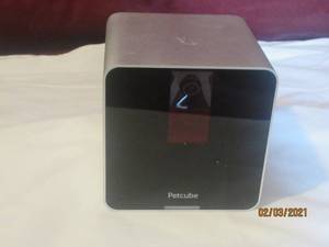 lot 163 image: PETCUBE PLAY INTERACTIVE WI-FI CAMERA