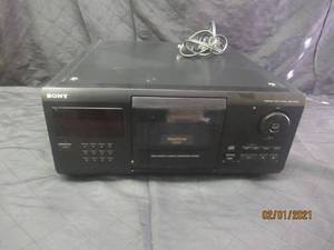 lot 52 image: SONY COMPACT DISC PLAYER&nbsp CDP-CX205