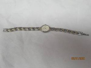 lot 73 image: BULOVA QUARTZ T4 LADIES WATCH&nbsp
