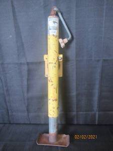 lot 122 image: BULL DOG 150 TRAILER JACK