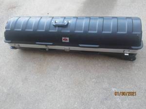 lot 43 image: SKB SPORTS STANDARD&nbsp HARD SHELL CASE WITH WHELLS&nbsp
