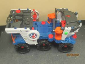 lot 214 image: FISHER PRICE IMAGINEXT SUPER NOVA BATTLE SPACE ROVER GIANT PLAYSET