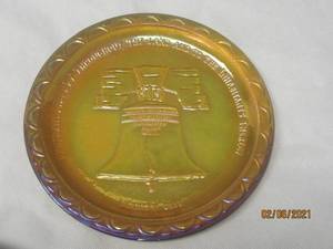 lot 224 image: RARE INDIAN DEPRESSION GLASS HARVES IRIDESCENT CARNIVAL MARIGOLD LIBERTY BELL 8 COLLECTORS PLATE AMBER OPTIC PANEL RAISED
