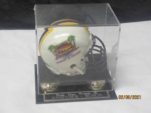 lot 225 image: 1995 BUD BOWL 7 BUD LIGHT VS BUDWIESER MINI HELMET IN CASE