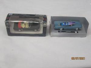 lot 237 image: 2 FORD DIECAST CITY CRUISER COLLECTION 1964 MUSTANG CONVERTABLE AND FORD THUNDERBIRD