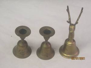 lot 247 image: TOTAL OF 3 VINTAGE BRASS BELLS AND CANDLE HOLDERS
