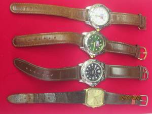 lot 256 image: TOTAL OF 4 LEATHER BAND&nbsp WATCHES &nbsp- TIMEX ADVANCE AND HILFIGER