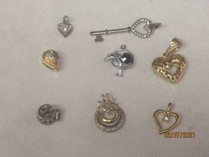 lot 259 image: TOTAL OF 8 NECKLACE PENDANTS&nbsp