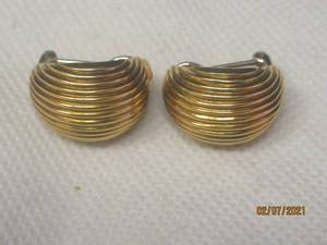 lot 265 image: PAIR OF LADIES GOLD CLIP ON EARRING STAMPED 18KT CR&nbsp