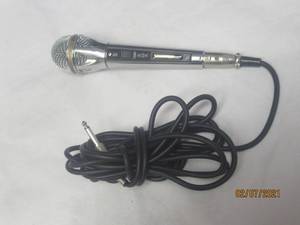 lot 275 image: CALIFORNIA PRO 468K WIRED MIC&nbsp