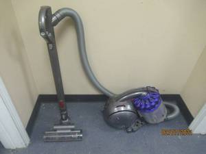 lot 281 image: DYSON DC39 VACCUM