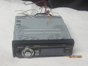 lot 287 image: SONY DRIVE MP3 CAR STEREO MODEL CDX-GT710
