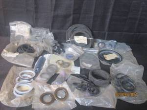 lot 337 image: GENEROUS AMOUNT OF ASSORTED GASKETS&nbsp